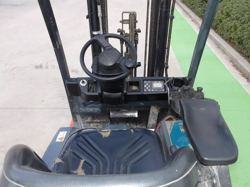 Toyota - Forklifts - V25015
