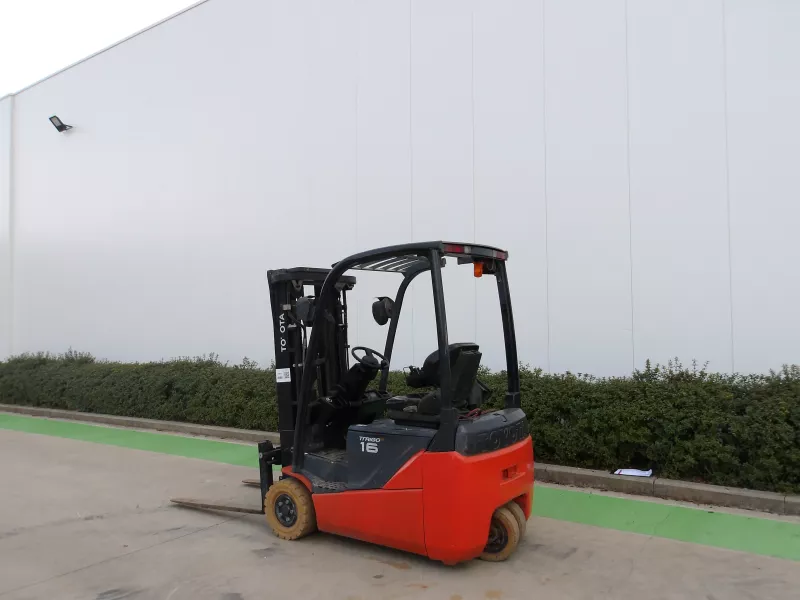 Toyota - Forklifts - V25015