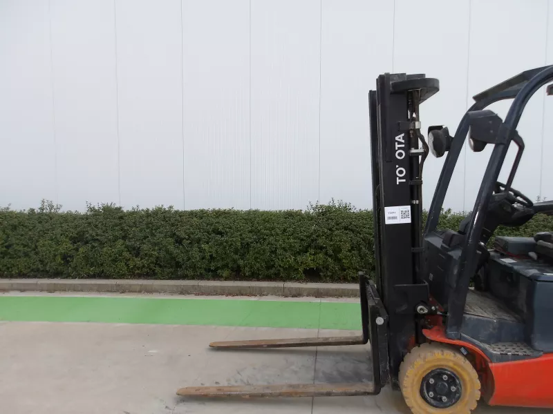 Toyota - Forklifts - V25015