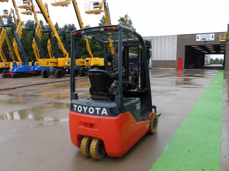 Toyota - Forklifts - V29309