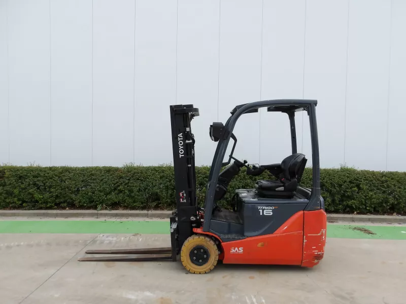 Toyota - Forklifts - V32138