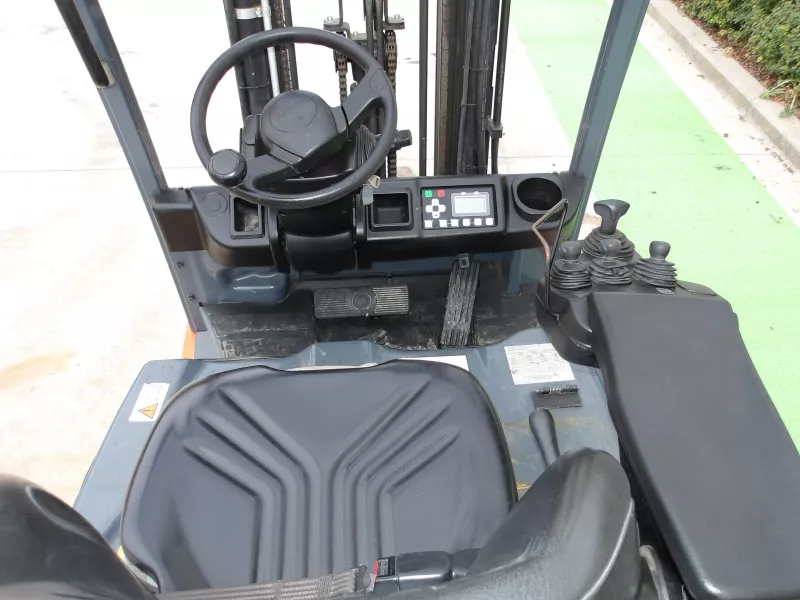 Toyota - Forklifts - V32138