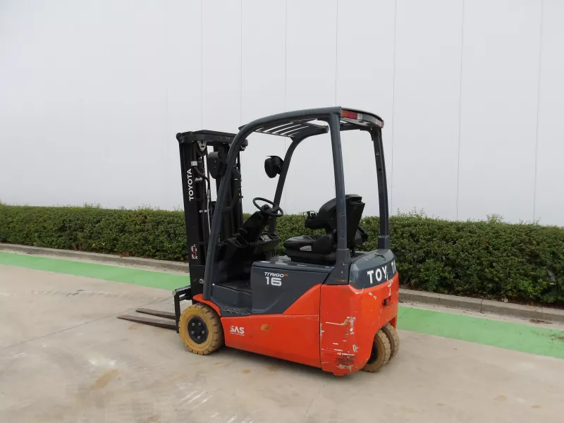 Toyota - Forklifts - V32138