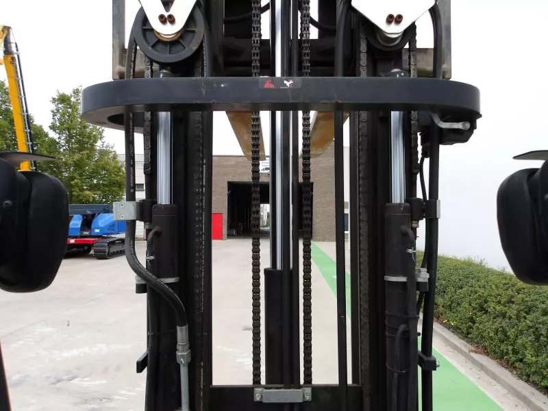 Toyota - Forklifts - V32138