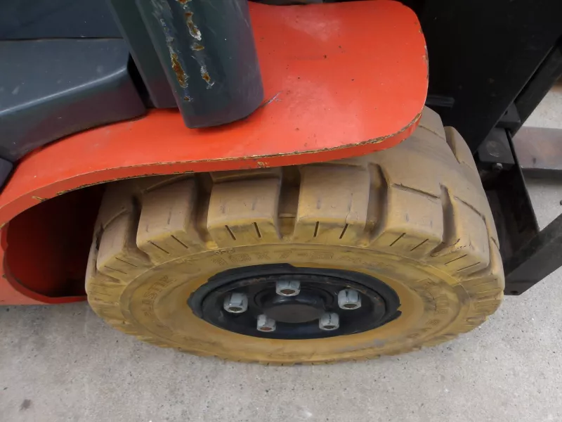 Toyota - Forklifts - V32138