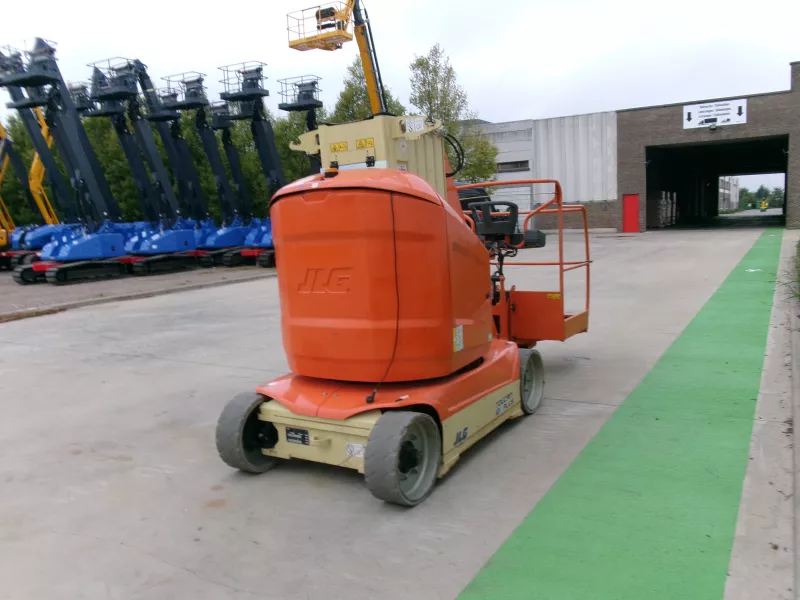 JLG - Vertical masts - V34181
