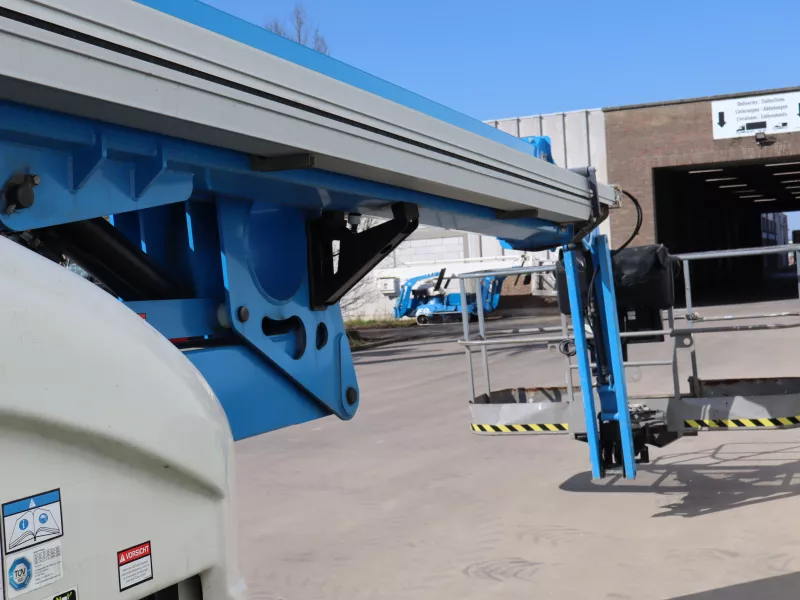Niftylift - Articulating booms - V38022