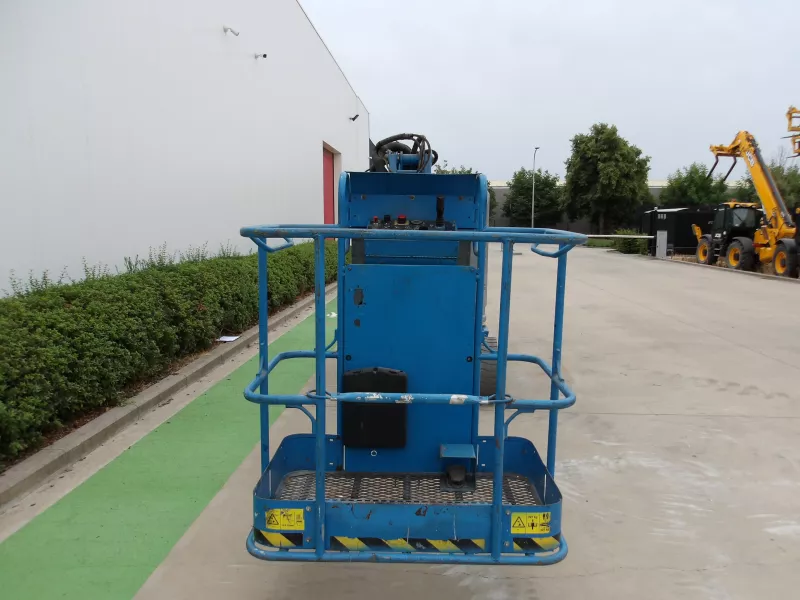 Genie - Articulating booms - V40187